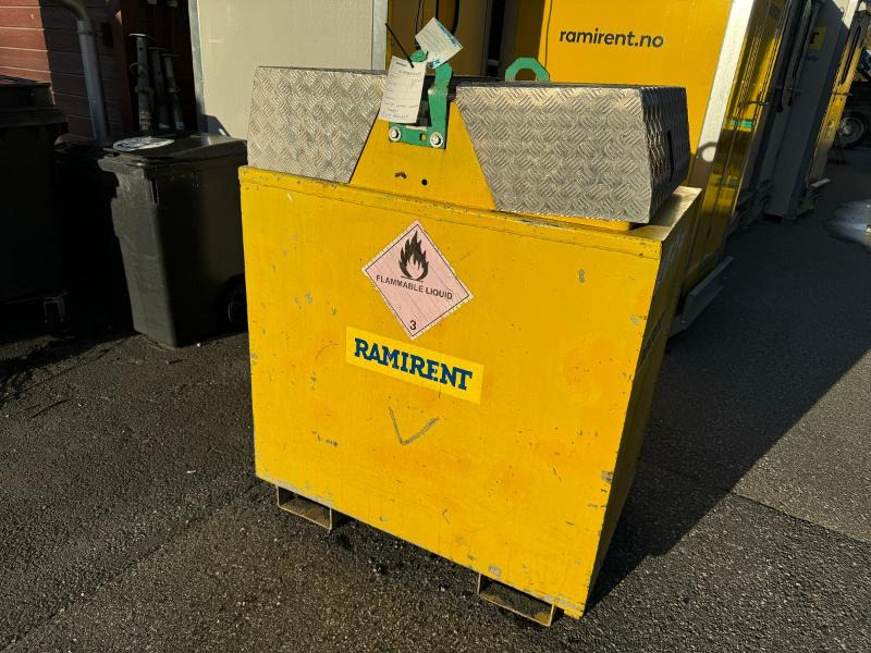 Vera Dieseltank 1000 liter - Pajisje ndërtimi: foto 1 Vera Dieseltank 1000 liter - Pajisje ndërtimi: foto 1