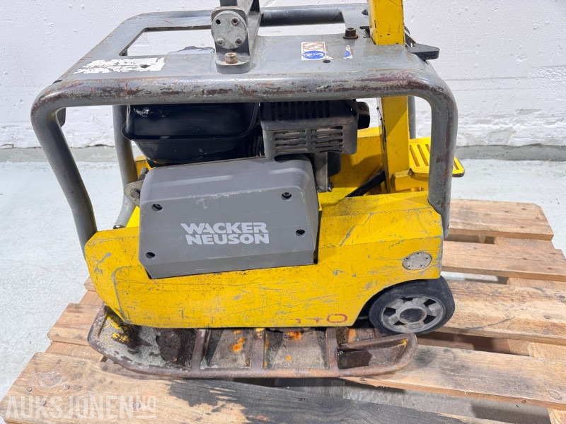 Wacker Neuson BPU2540A vibroplate / 145kg - Rul: foto 4 Wacker Neuson BPU2540A vibroplate / 145kg - Rul: foto 4