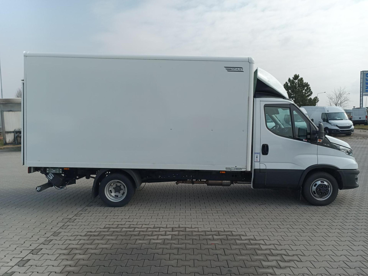 Kamioncine me kontinier IVECO Daily 35C16H: foto 8