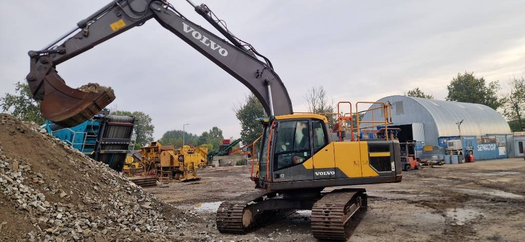 Volvo EC 220EL - Ekskavator me zinxhirë: foto 1 Volvo EC 220EL - Ekskavator me zinxhirë: foto 1