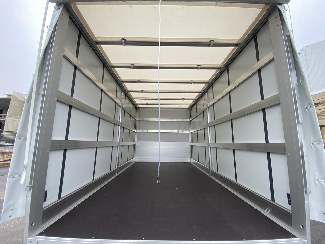 MERCEDES BENZ SPRINTER 317 CDI 170PS 1+2 PRITSCHE PLANE 4100MM - Kamioncine me tendë: foto 5 MERCEDES BENZ SPRINTER 317 CDI 170PS 1+2 PRITSCHE PLANE 4100MM - Kamioncine me tendë: foto 5