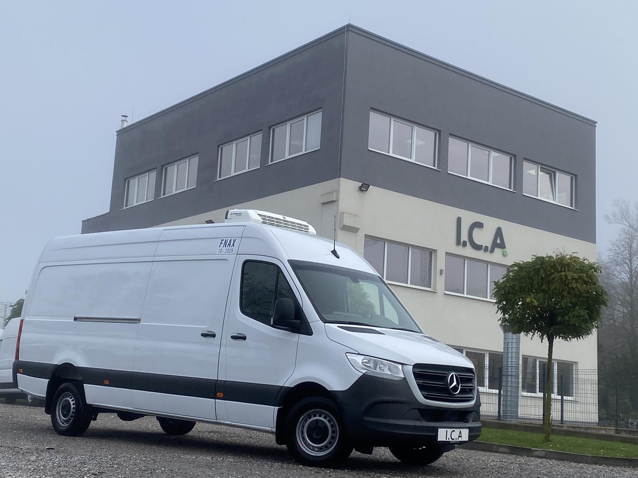 MERCEDES-BENZ SPRINTER 317 CDI L4H3 170PS AUTOMATIK FRISCHDIENST + KONVEKTA FK 3022 12-220V - Furgon frigorifer: foto 2 MERCEDES-BENZ SPRINTER 317 CDI L4H3 170PS AUTOMATIK FRISCHDIENST + KONVEKTA FK 3022 12-220V - Furgon frigorifer: foto 2
