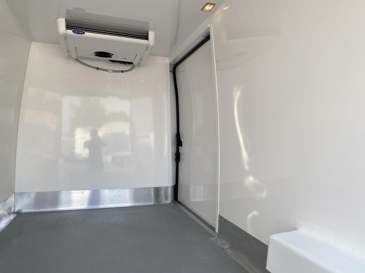 PEUGEOT BOXER L3H2 180PS CONFORT 335 / FRISCHDIENST BIS 0 + XARIOS 300 12-230V - Furgon frigorifer: foto 3 PEUGEOT BOXER L3H2 180PS CONFORT 335 / FRISCHDIENST BIS 0 + XARIOS 300 12-230V - Furgon frigorifer: foto 3