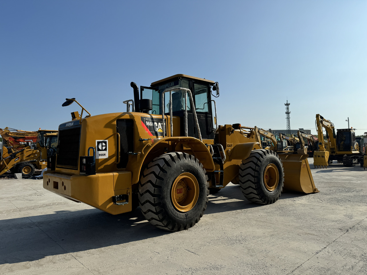 Caterpillar CAT 966 966H 966F 966G 6 Ton Wheel Loader and Similar Used Loaders 5 ton 6 Ton Are in Stock - Fadrom me goma: foto 3 Caterpillar CAT 966 966H 966F 966G 6 Ton Wheel Loader and Similar Used Loaders 5 ton 6 Ton Are in Stock - Fadrom me goma: foto 3