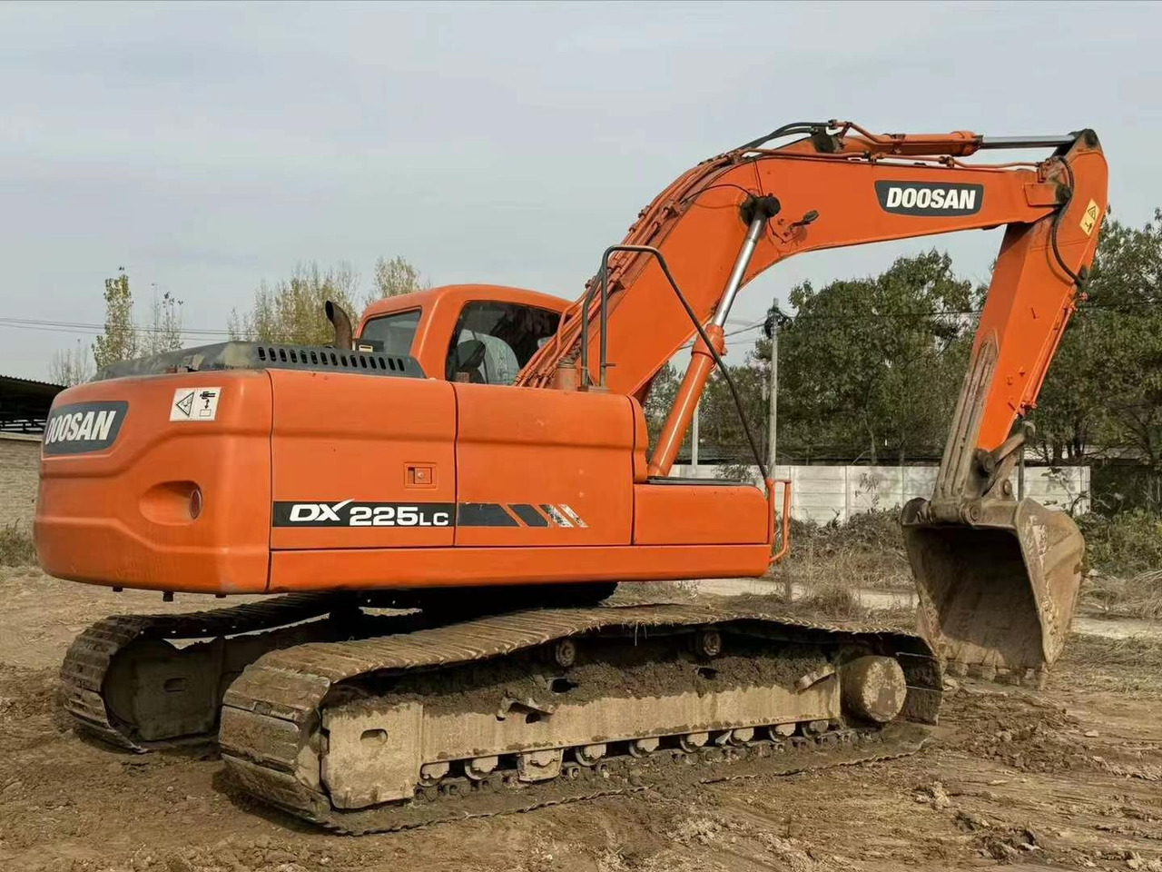 Doosan Used Excavator 225 DX225 DX300 DH150W DX300 DX420 DX520 Second hand Crawler Excavators in Excellent Work Condition - Ekskavator me zinxhirë: foto 2 Doosan Used Excavator 225 DX225 DX300 DH150W DX300 DX420 DX520 Second hand Crawler Excavators in Excellent Work Condition - Ekskavator me zinxhirë: foto 2