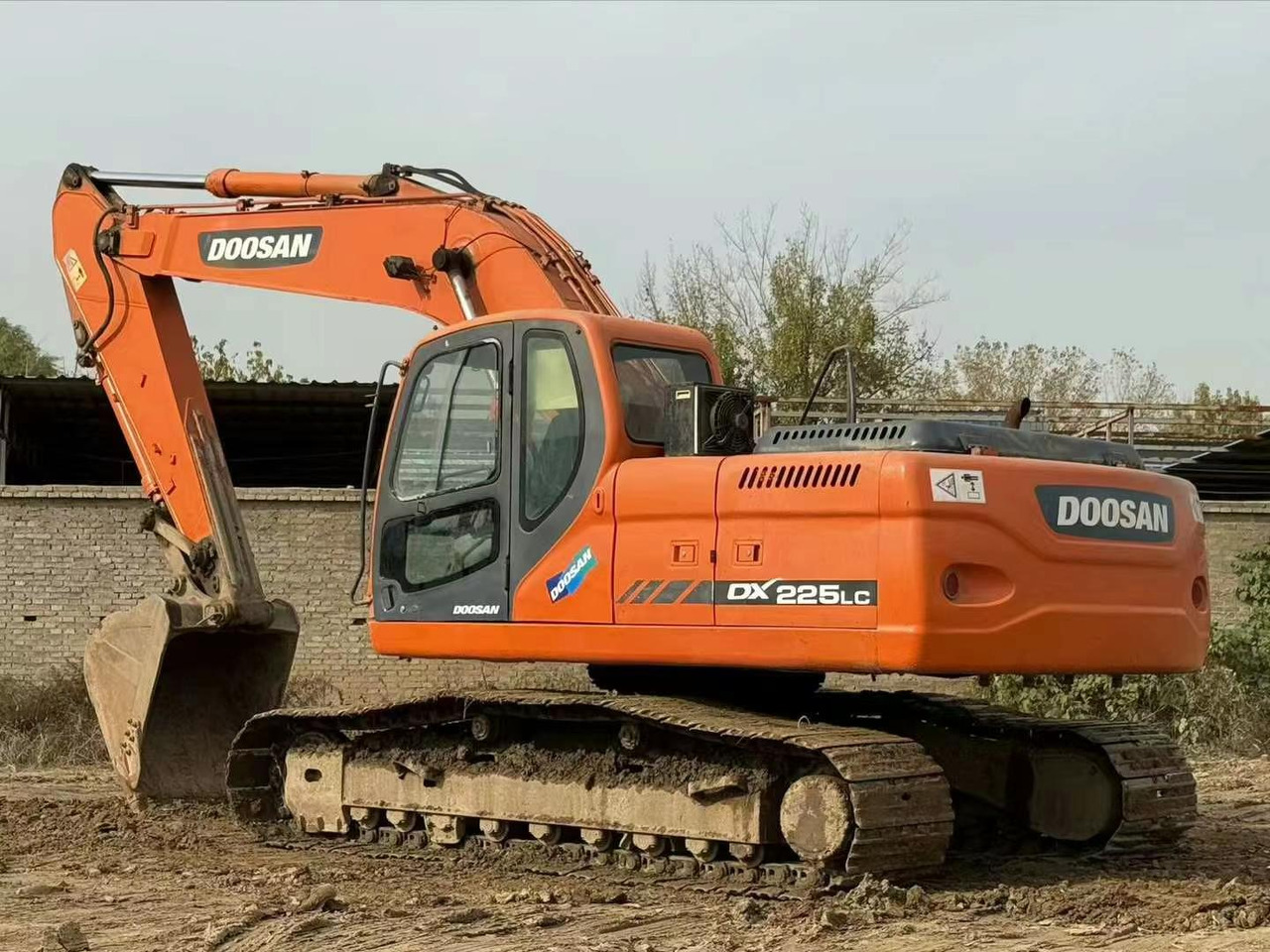 Doosan Used Excavator 225 DX225 DX300 DH150W DX300 DX420 DX520 Second hand Crawler Excavators in Excellent Work Condition - Ekskavator me zinxhirë: foto 1 Doosan Used Excavator 225 DX225 DX300 DH150W DX300 DX420 DX520 Second hand Crawler Excavators in Excellent Work Condition - Ekskavator me zinxhirë: foto 1
