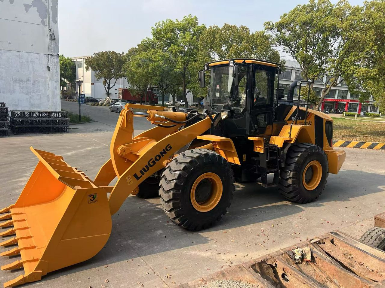 Liugong CLG 856H used wheel loader with cummins engine - Fadrom me goma: foto 3 Liugong CLG 856H used wheel loader with cummins engine - Fadrom me goma: foto 3