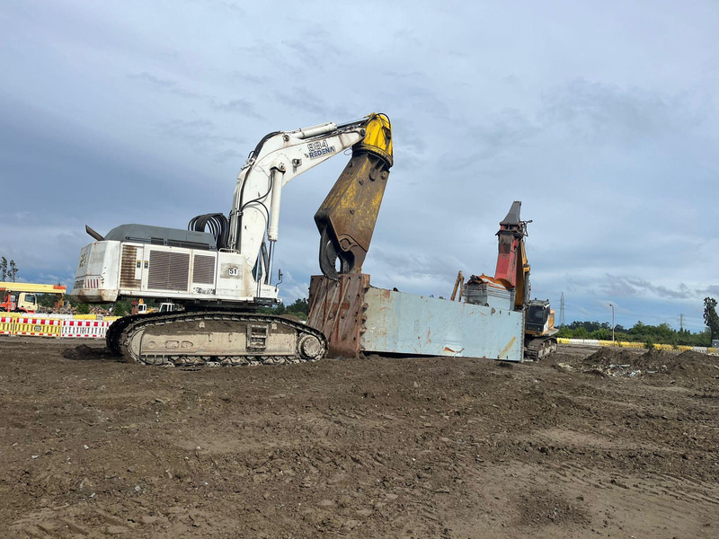 Liebherr R984C - Ekskavator me zinxhirë: foto 3 Liebherr R984C - Ekskavator me zinxhirë: foto 3