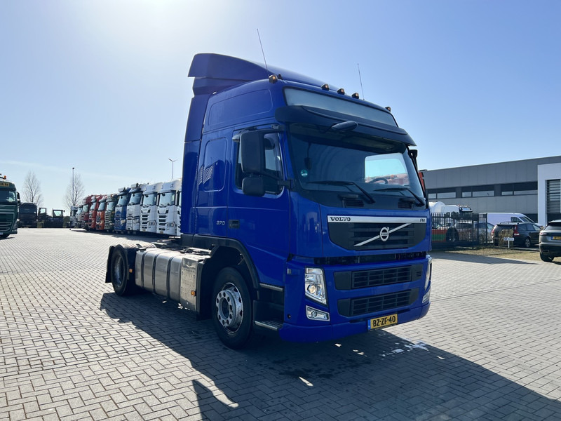 Volvo FM 370 4x2 trekker Globetrotter / Euro 5 /NEW TUV - Gjysmë-kamion: foto 3 Volvo FM 370 4x2 trekker Globetrotter / Euro 5 /NEW TUV - Gjysmë-kamion: foto 3