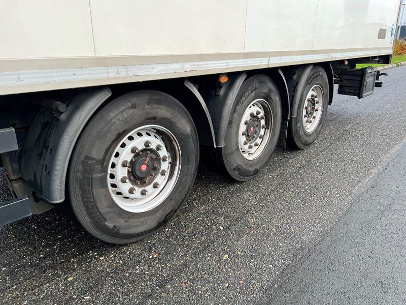 Gjysmë rimorkio frigorifer Kögel 3 assige koeloplegger Lift axle / Carrier Vector 1950: foto 8 Gjysmë rimorkio frigorifer Kögel 3 assige koeloplegger Lift axle / Carrier Vector 1950: foto 8