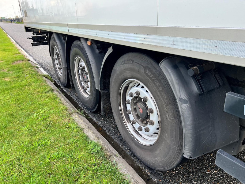 Kögel 3 assige koeloplegger Lift axle / Carrier Vector 1950 - Gjysmë rimorkio frigorifer: foto 4 Kögel 3 assige koeloplegger Lift axle / Carrier Vector 1950 - Gjysmë rimorkio frigorifer: foto 4