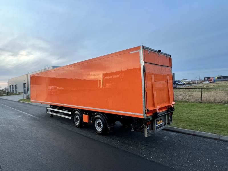 Krone 2- Assige Koeltrailer Carrier / laadklep / stuuras tridec - Gjysmë rimorkio frigorifer: foto 3 Krone 2- Assige Koeltrailer Carrier / laadklep / stuuras tridec - Gjysmë rimorkio frigorifer: foto 3