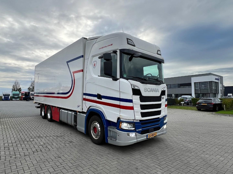 Scania S450 NGT 6x2 Koelwagen Retarder / Dhollandia / Bloenenmaat - Kamion frigorifer: foto 3 Scania S450 NGT 6x2 Koelwagen Retarder / Dhollandia / Bloenenmaat - Kamion frigorifer: foto 3