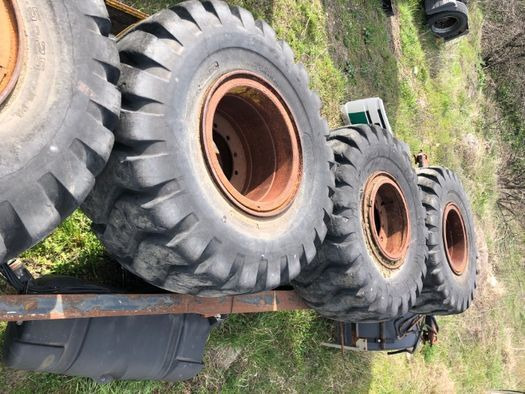 Anvelope Cu 24PR 4 BUC VOLA Incarcator VOLVO KOMATSU JCB - Rrota: foto 1 Anvelope Cu 24PR 4 BUC VOLA Incarcator VOLVO KOMATSU JCB - Rrota: foto 1