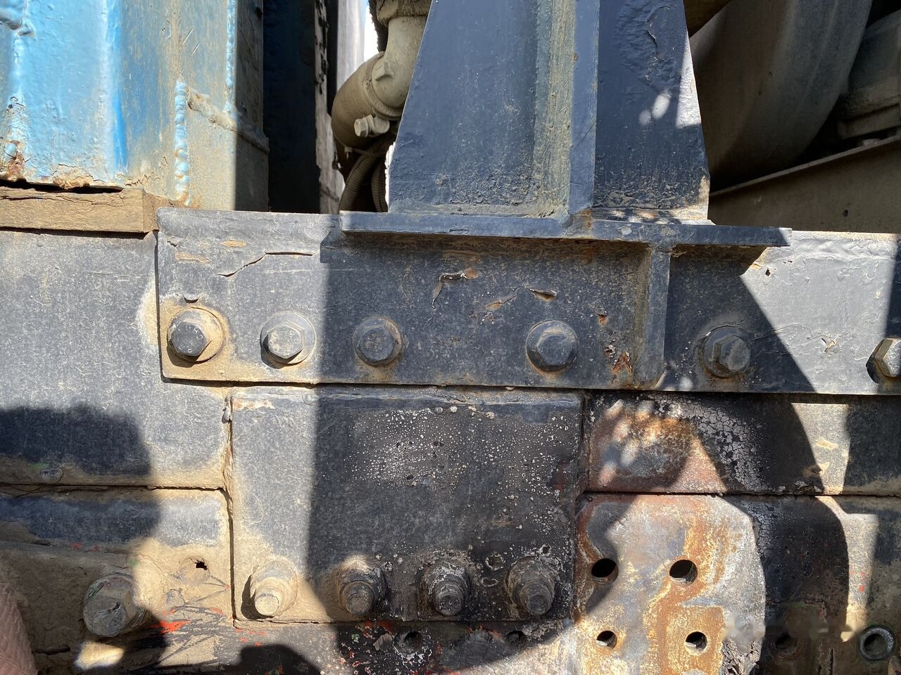 Karroceri e kamionit vetëshkarkues Hardox Bena basculabila cu semisasiu 7m : 8x4: foto 15