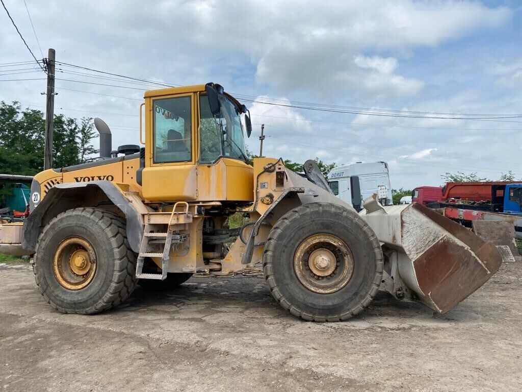 Volvo L110E - VOLA 21 tone - DE INCHIRIAT - balastiera / statie betoan - Fadrom me goma: foto 5 Volvo L110E - VOLA 21 tone - DE INCHIRIAT - balastiera / statie betoan - Fadrom me goma: foto 5