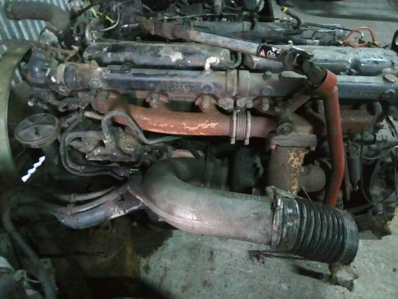 IVECO 8210.42L IVECO Magirus truck - Motori për Kamioni: foto 1 IVECO 8210.42L IVECO Magirus truck - Motori për Kamioni: foto 1