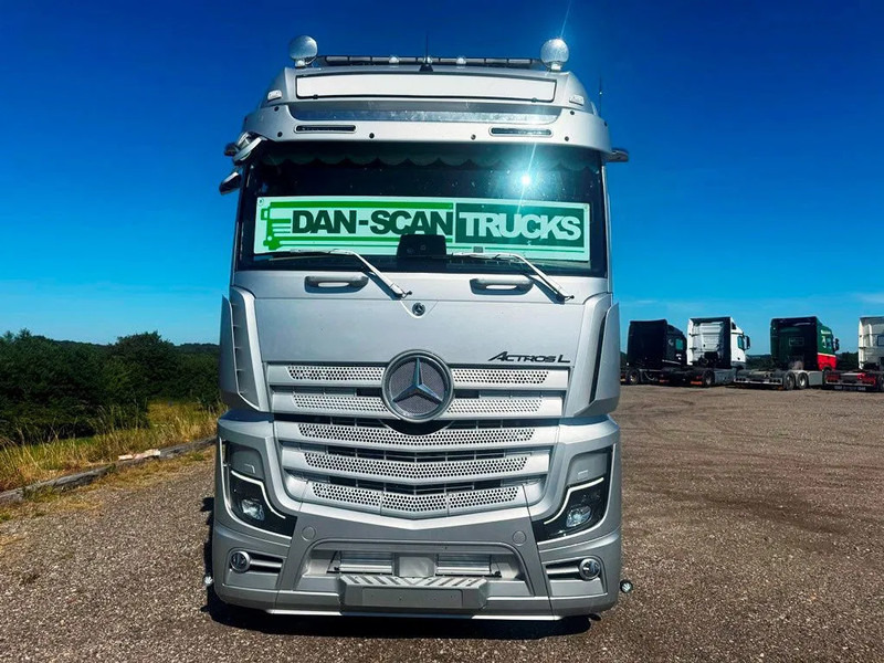 Mercedes-Benz Actros 2653 Special Interior. 6x2 3250mm weelbase. Air / Air suspension. hydr. syatem. Invertor. Micro wave. - Gjysmë-kamion: foto 5 Mercedes-Benz Actros 2653 Special Interior. 6x2 3250mm weelbase. Air / Air suspension. hydr. syatem. Invertor. Micro wave. - Gjysmë-kamion: foto 5