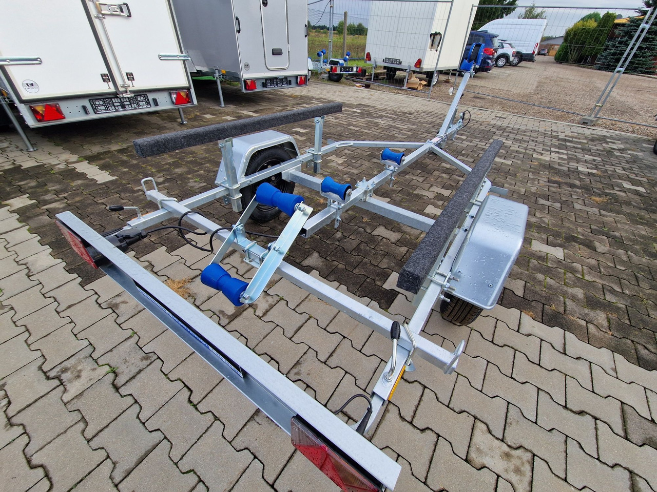 Nowa Przyczepa 2025 Podłodziowa ponton łódź Niewiadów P400 P415 do 6m - Rimorkio autotransportuese: foto 4 Nowa Przyczepa 2025 Podłodziowa ponton łódź Niewiadów P400 P415 do 6m - Rimorkio autotransportuese: foto 4