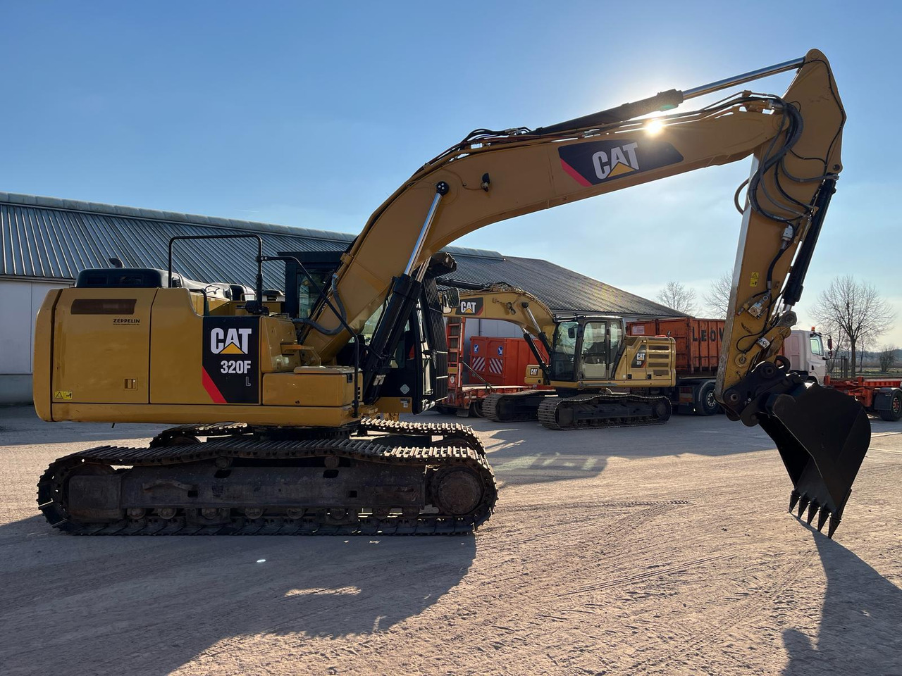 Caterpillar 320FL - Ekskavator me zinxhirë: foto 4 Caterpillar 320FL - Ekskavator me zinxhirë: foto 4