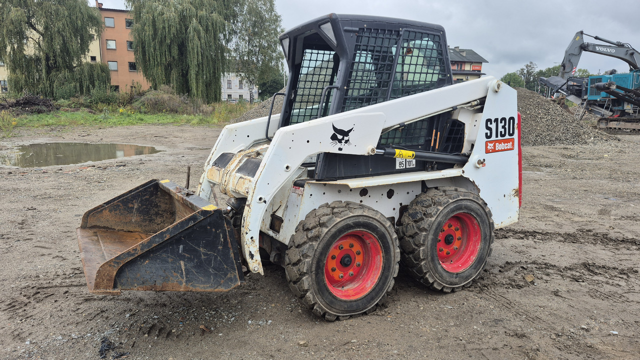 BOBCAT S130 - Mini fadrom: foto 1 BOBCAT S130 - Mini fadrom: foto 1