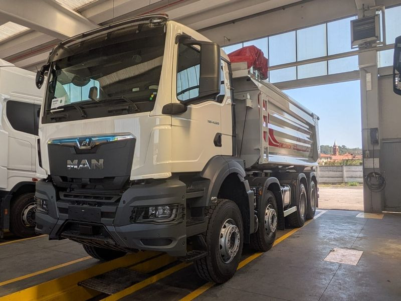 CAMION RIBALTABILE 4 ASSI 520 hp VASCA S5 NUOVO MAN TGS 41.520 8x4 BB CH - Kamion vetëshkarkues: foto 3 CAMION RIBALTABILE 4 ASSI 520 hp VASCA S5 NUOVO MAN TGS 41.520 8x4 BB CH - Kamion vetëshkarkues: foto 3