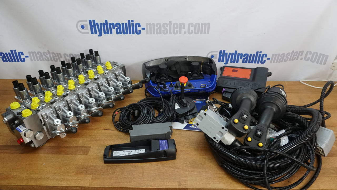 Set SPV with Scanreco RC400 8 Functions Hiab, Palfinger, Fassi - Rimorkio pylltarie: foto 1 Set SPV with Scanreco RC400 8 Functions Hiab, Palfinger, Fassi - Rimorkio pylltarie: foto 1