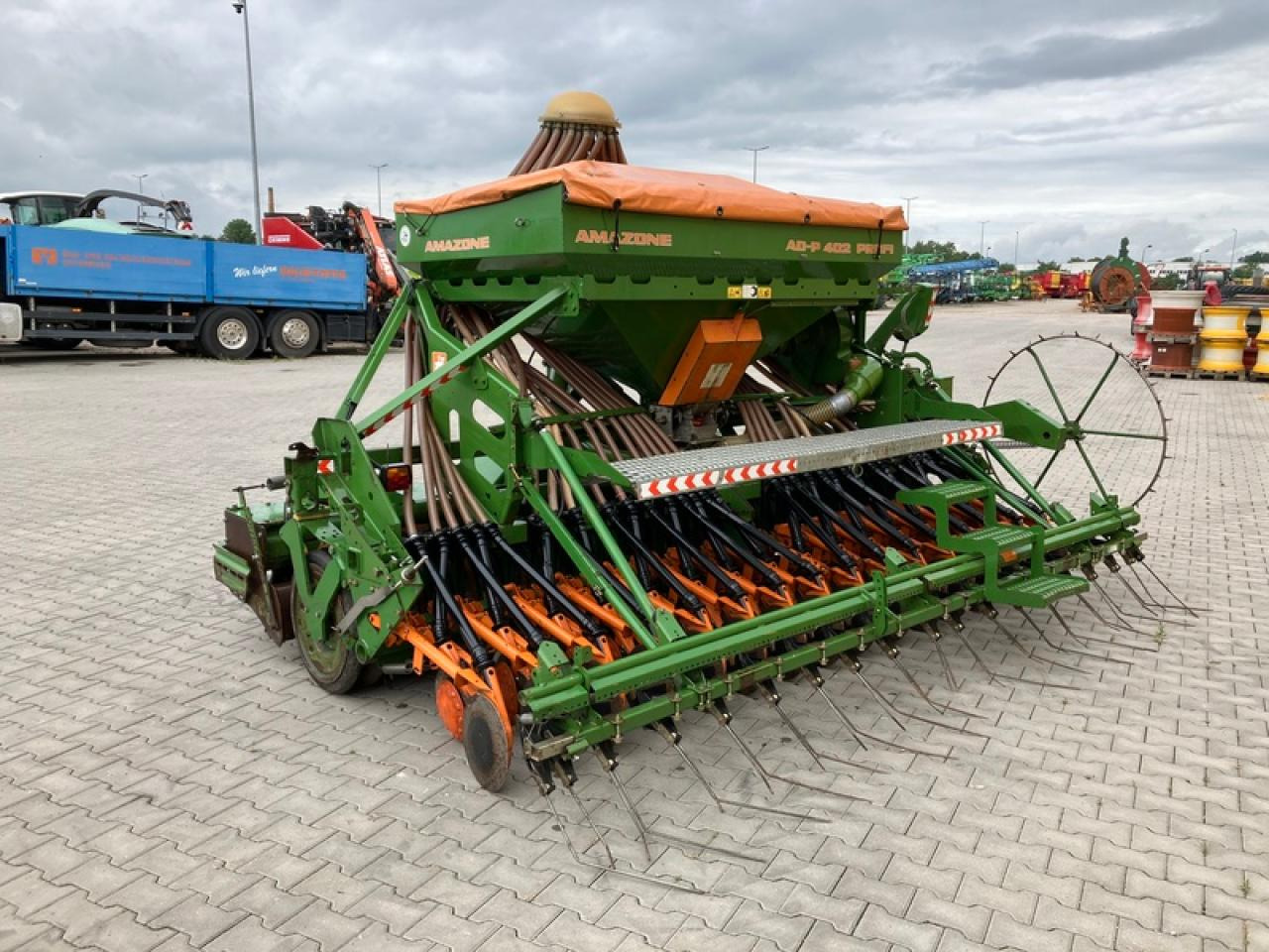 Amazone AD P402 - Mbjellëse e kombinuar në radhë: foto 2 Amazone AD P402 - Mbjellëse e kombinuar në radhë: foto 2