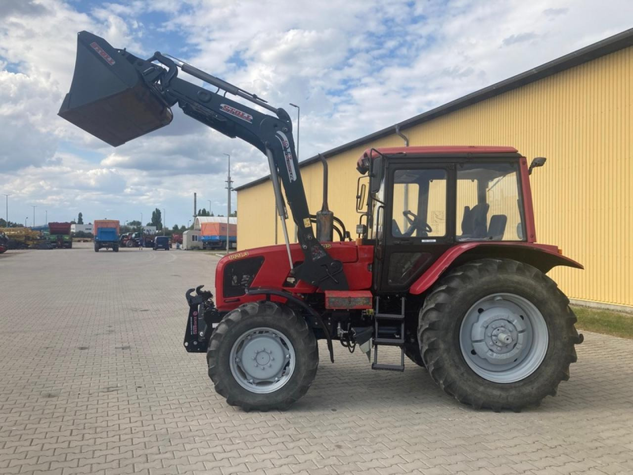 Belarus MTS1021.3 - Traktor: foto 2 Belarus MTS1021.3 - Traktor: foto 2