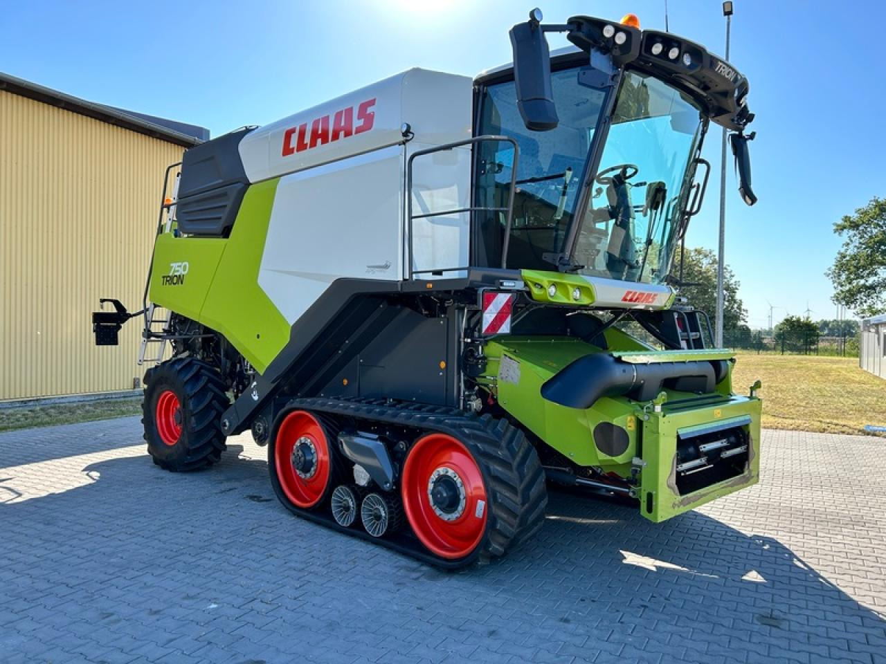 CLAAS TRION 750 TT APS HYBRID - Autokombajnë: foto 4 CLAAS TRION 750 TT APS HYBRID - Autokombajnë: foto 4