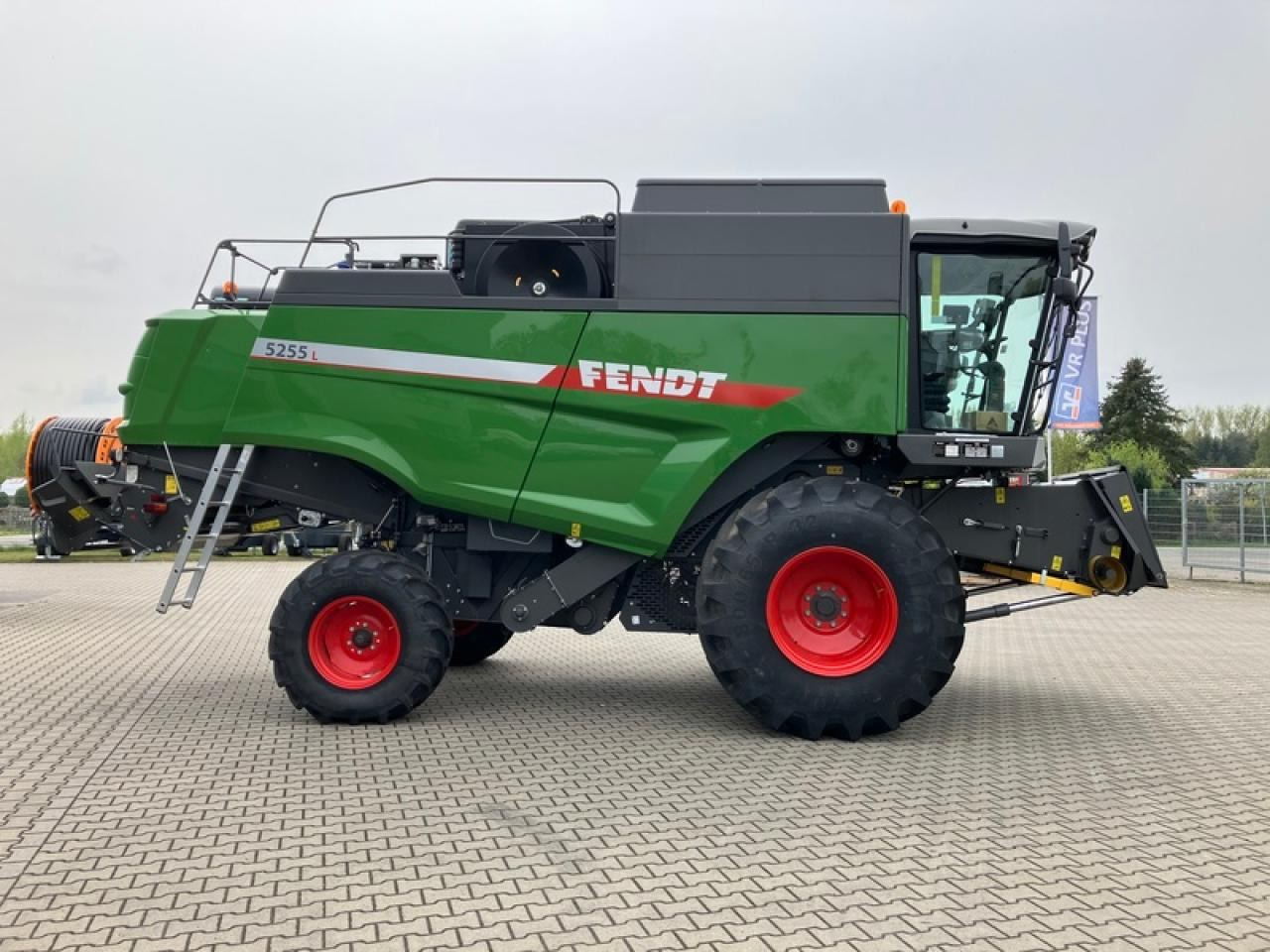 Fendt MD 5255 SCHNEIDWERK NICHT INKLUSIV - Autokombajnë: foto 4 Fendt MD 5255 SCHNEIDWERK NICHT INKLUSIV - Autokombajnë: foto 4