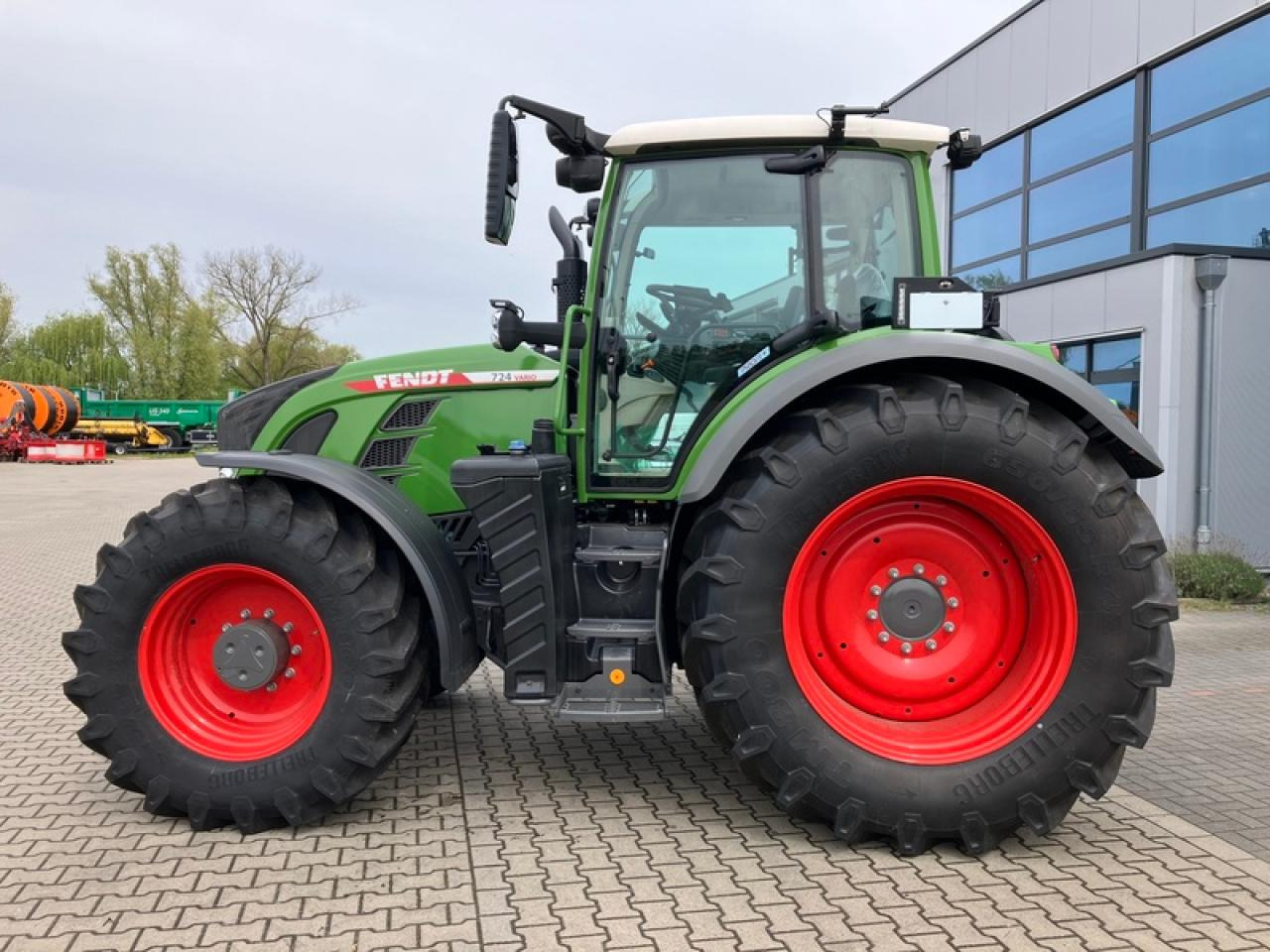 Fendt VARIO 724 GEN 6 PROFI PLUS SET 2 - Traktor: foto 2 Fendt VARIO 724 GEN 6 PROFI PLUS SET 2 - Traktor: foto 2