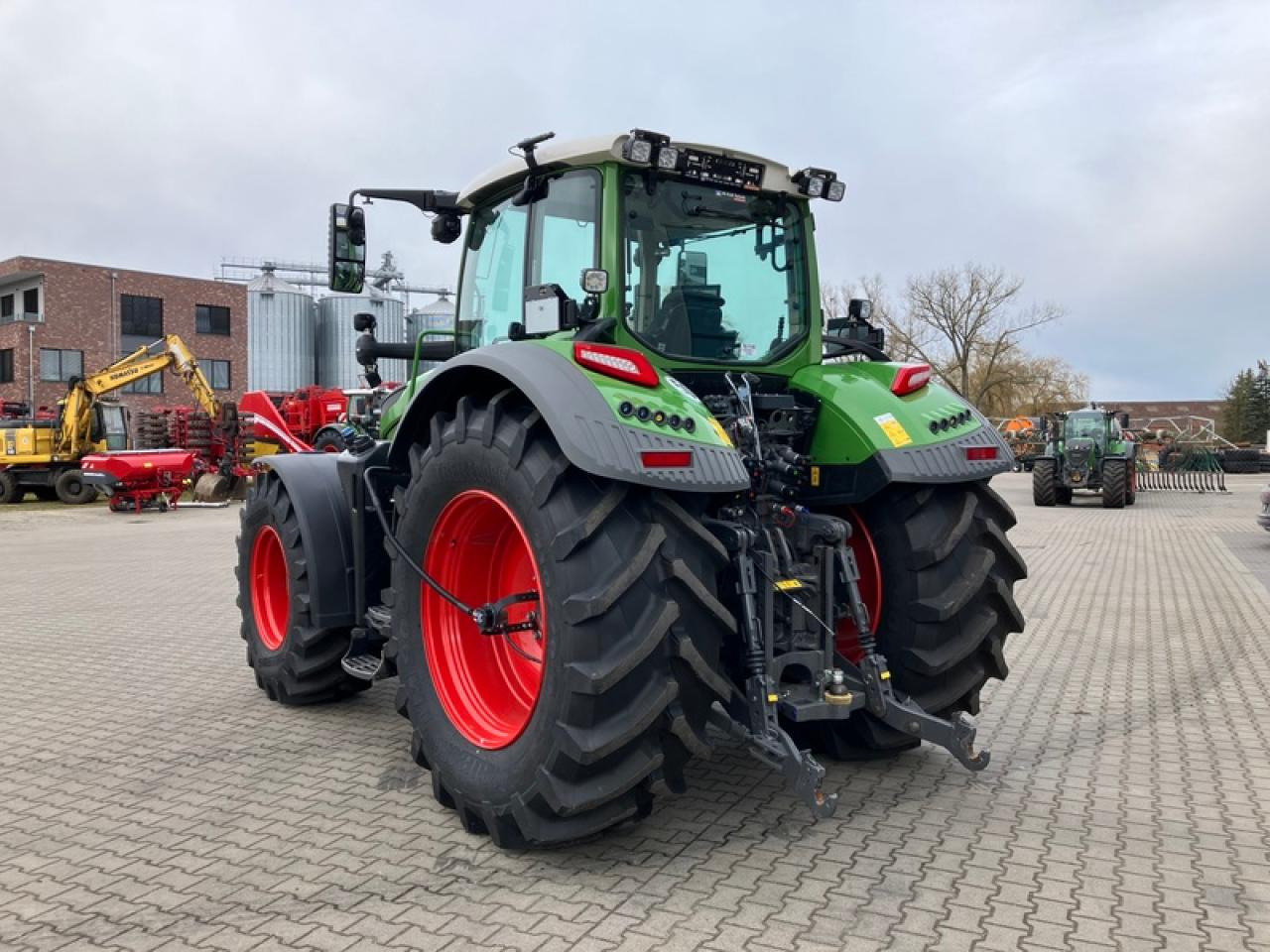 Fendt VARIO 724 GEN7 // RTK // RDA - Traktor: foto 3 Fendt VARIO 724 GEN7 // RTK // RDA - Traktor: foto 3