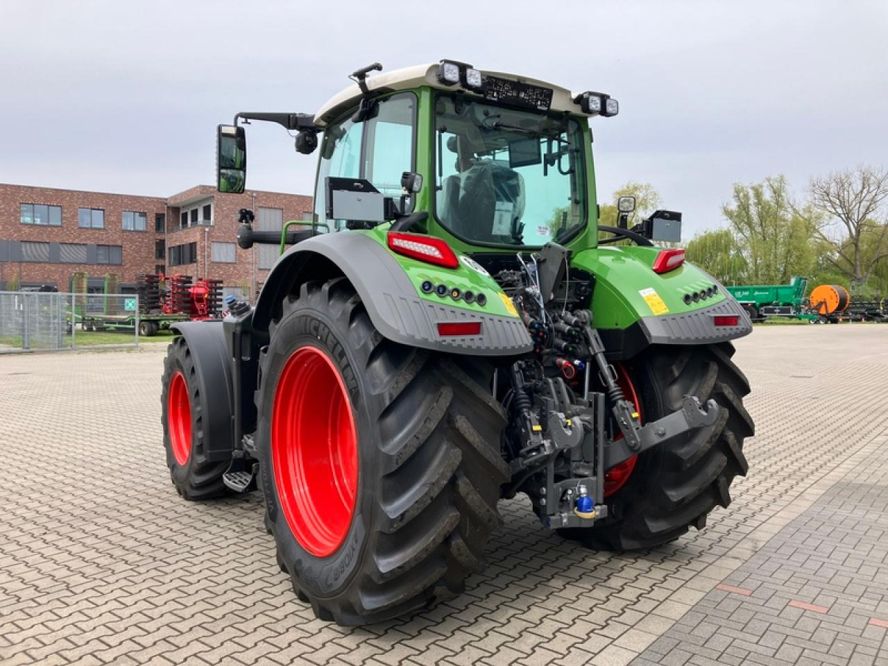 Fendt VARIO726 GEN 7 PROFI PLUS SET 2 - Traktor: foto 3 Fendt VARIO726 GEN 7 PROFI PLUS SET 2 - Traktor: foto 3