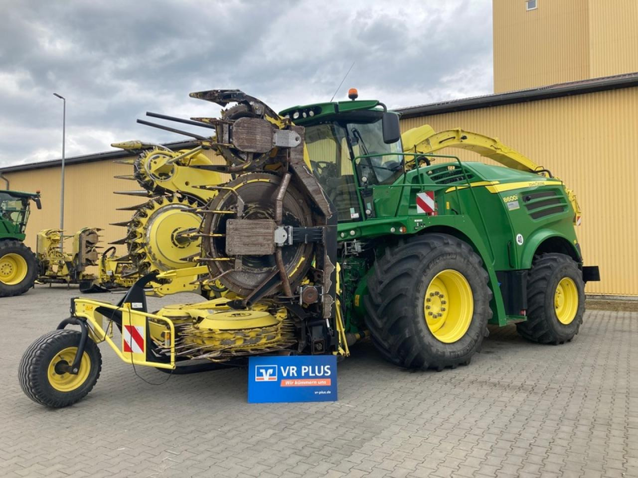 John Deere 8600 I - Korrëse foragjere: foto 1 John Deere 8600 I - Korrëse foragjere: foto 1