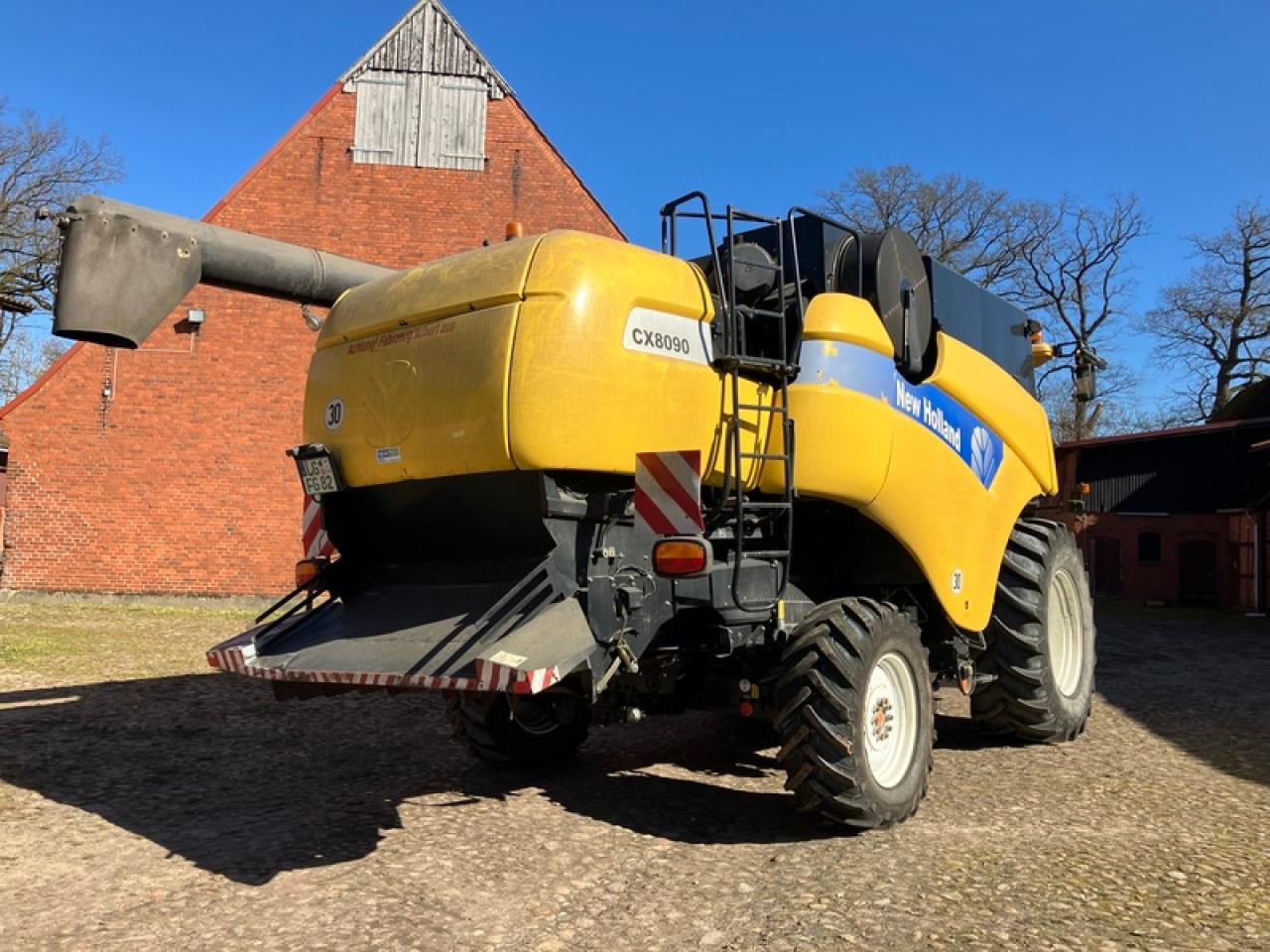 New Holland CX 8090 ALLRAD SIEBKASTENAUSGLEICH - Autokombajnë: foto 4 New Holland CX 8090 ALLRAD SIEBKASTENAUSGLEICH - Autokombajnë: foto 4