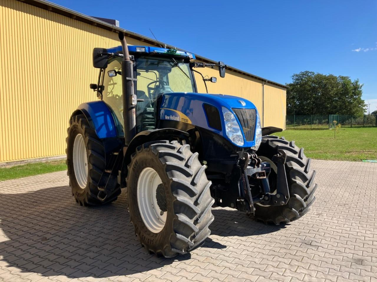 New Holland T7030 // GPS STARFIRE 6000 - Traktor: foto 4 New Holland T7030 // GPS STARFIRE 6000 - Traktor: foto 4