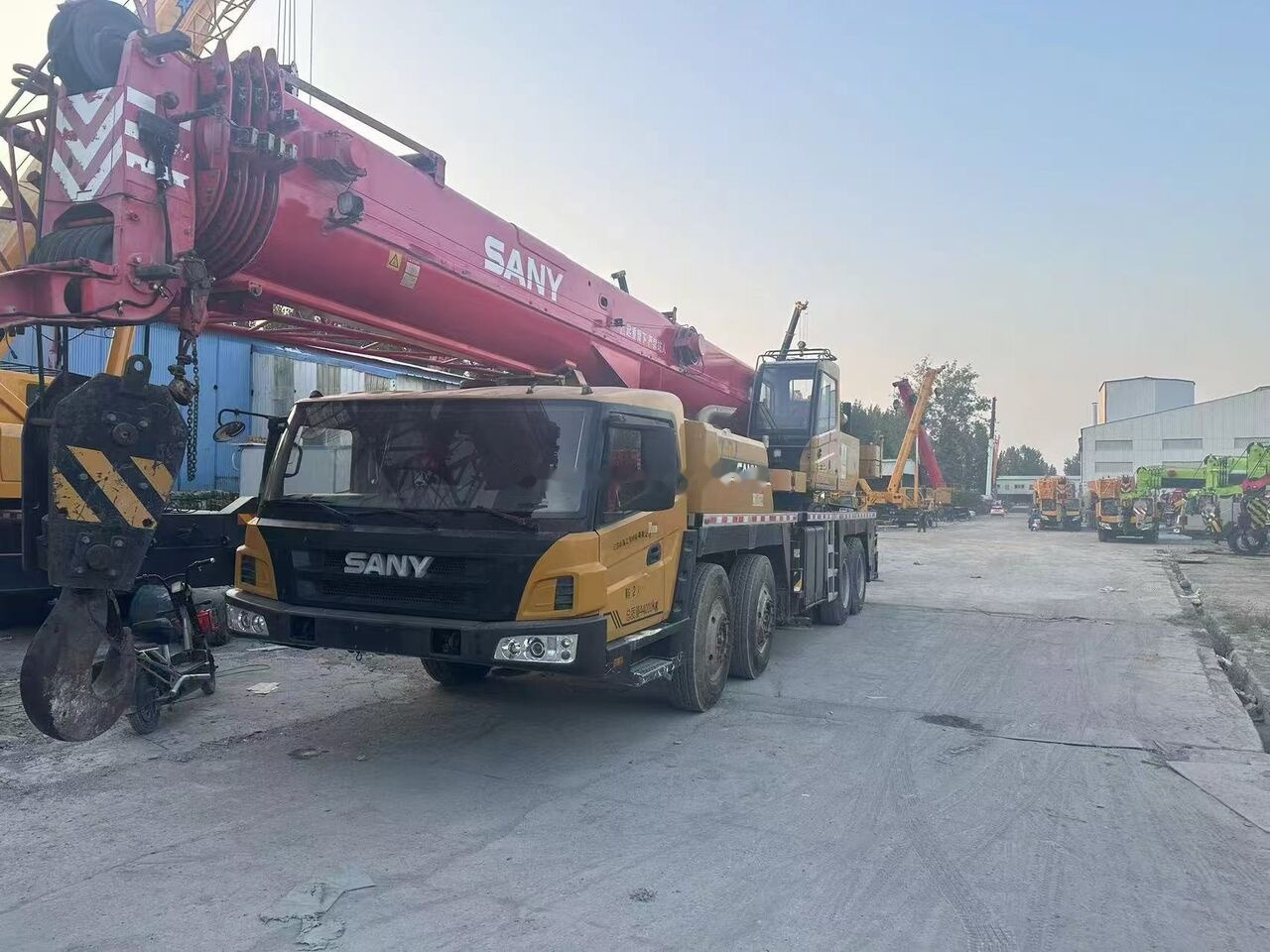 Palfinger Sany Used STC550 Truck Mounted Crane China 50 Ton 100 Ton Capacities - Autovinç: foto 1 Palfinger Sany Used STC550 Truck Mounted Crane China 50 Ton 100 Ton Capacities - Autovinç: foto 1