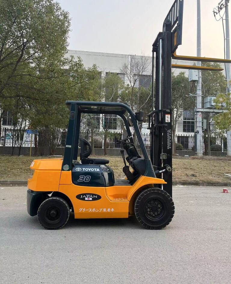 Toyota Made in Japan 7FD30 3ton 5ton 7FD50 for sale - Pirun më naftë: foto 2 Toyota Made in Japan 7FD30 3ton 5ton 7FD50 for sale - Pirun më naftë: foto 2