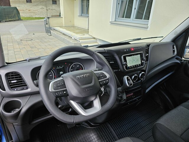 IVECO Daily 35S18HA8 3.0 Hi-Matic AHK Tachograph LED - Kamioncine me kontinier: foto 4 IVECO Daily 35S18HA8 3.0 Hi-Matic AHK Tachograph LED - Kamioncine me kontinier: foto 4