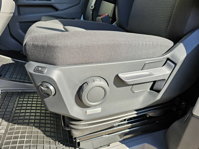 MAN TGE 3.180 DSG 35 L3H3 Facelift Next Level - Furgon: foto 2 MAN TGE 3.180 DSG 35 L3H3 Facelift Next Level - Furgon: foto 2