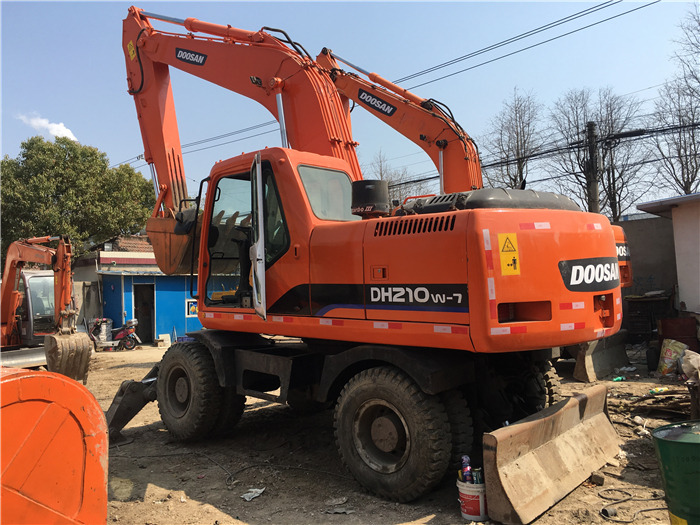 Doosan DH210w-7 wheel excavator - Ekskavator me goma: foto 2 Doosan DH210w-7 wheel excavator - Ekskavator me goma: foto 2