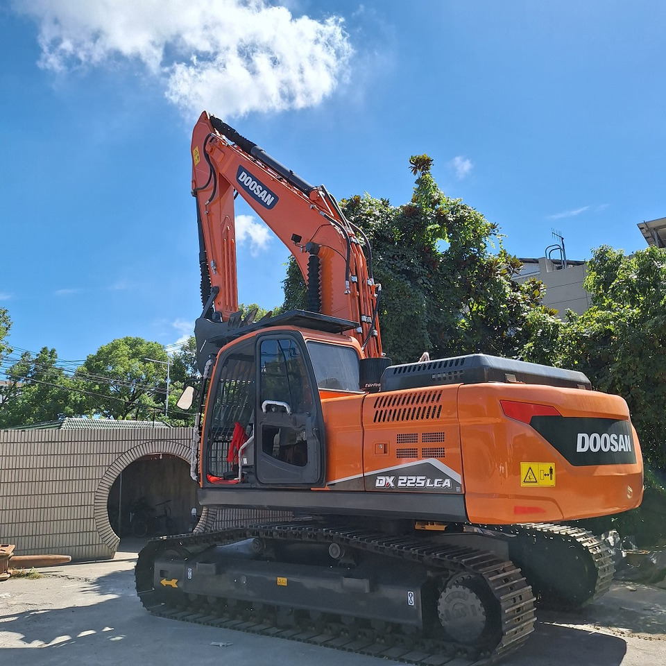 Doosan Dx225LCA Crawler Excavator - Ekskavator me zinxhirë: foto 3 Doosan Dx225LCA Crawler Excavator - Ekskavator me zinxhirë: foto 3