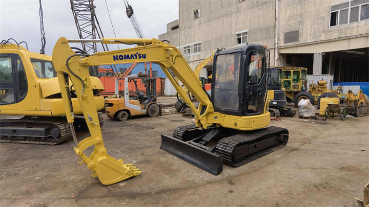 Excellent condition komatsu pc35MR in stock used original Japan komatsu pc35 excavator for sale - Ekskavator me zinxhirë: foto 2 Excellent condition komatsu pc35MR in stock used original Japan komatsu pc35 excavator for sale - Ekskavator me zinxhirë: foto 2