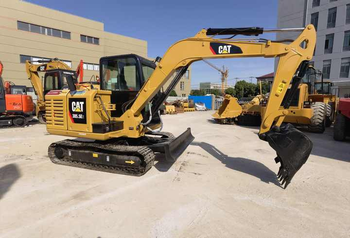 For sale with a low hours offer original used CAT305.5 5TON excavator mini digger cat 305 305.5E 305.5E2 for sale - Ekskavator me zinxhirë: foto 4 For sale with a low hours offer original used CAT305.5 5TON excavator mini digger cat 305 305.5E 305.5E2 for sale - Ekskavator me zinxhirë: foto 4