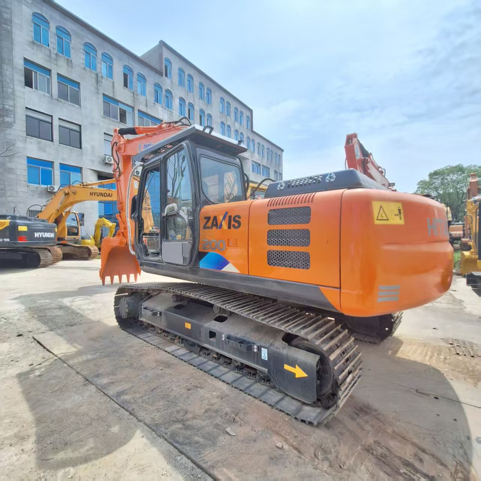 Hitachi ZX200 Excavator - Ekskavator me zinxhirë: foto 2 Hitachi ZX200 Excavator - Ekskavator me zinxhirë: foto 2