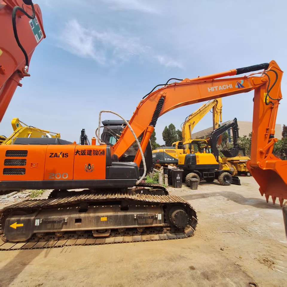 Hitachi ZX200 Excavator - Ekskavator me zinxhirë: foto 5 Hitachi ZX200 Excavator - Ekskavator me zinxhirë: foto 5