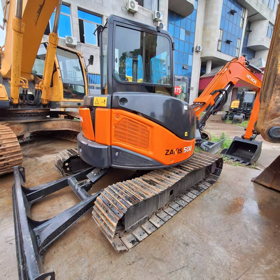 Hitachi ZX50 Excavator - Ekskavator me zinxhirë: foto 1 Hitachi ZX50 Excavator - Ekskavator me zinxhirë: foto 1