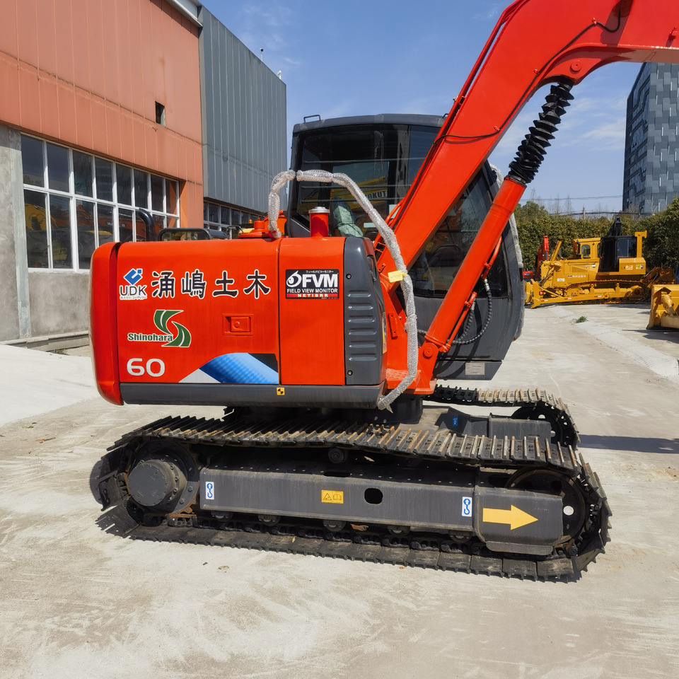 Hitachi ZX60 Excavator - Ekskavator me zinxhirë: foto 1 Hitachi ZX60 Excavator - Ekskavator me zinxhirë: foto 1