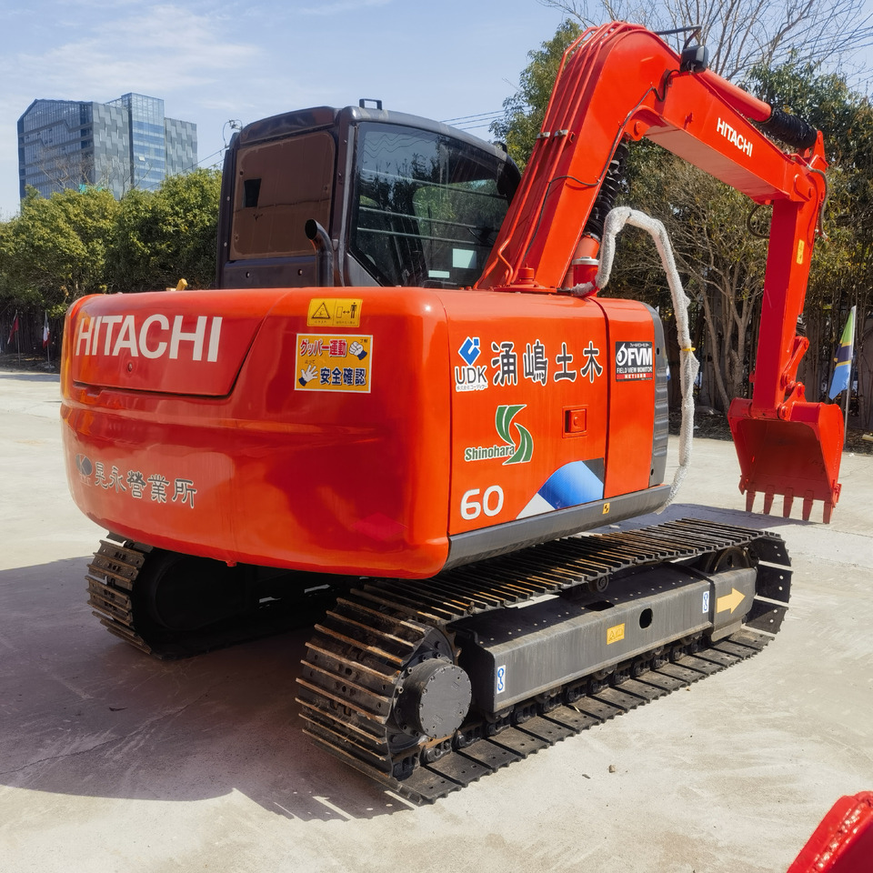 Hitachi ZX60 Excavator - Ekskavator me zinxhirë: foto 2 Hitachi ZX60 Excavator - Ekskavator me zinxhirë: foto 2